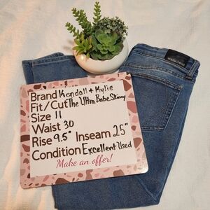 Kendall & Kylie skinny jeans, size 11/30, EUC